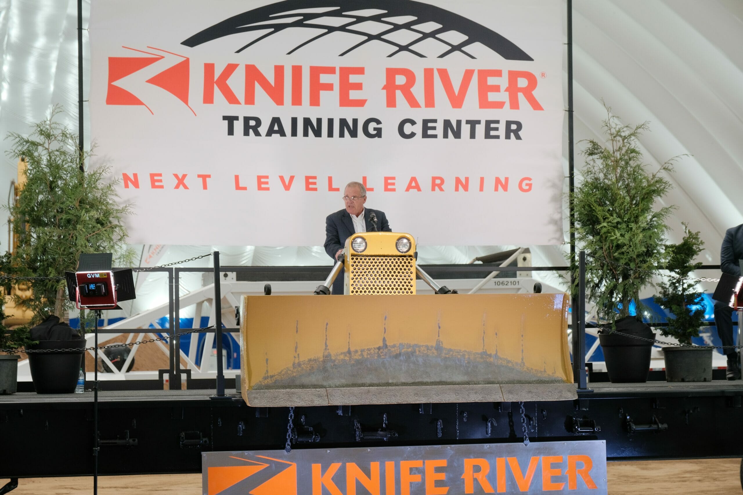 Knife River opens new training center MDU Resources Group Inc.