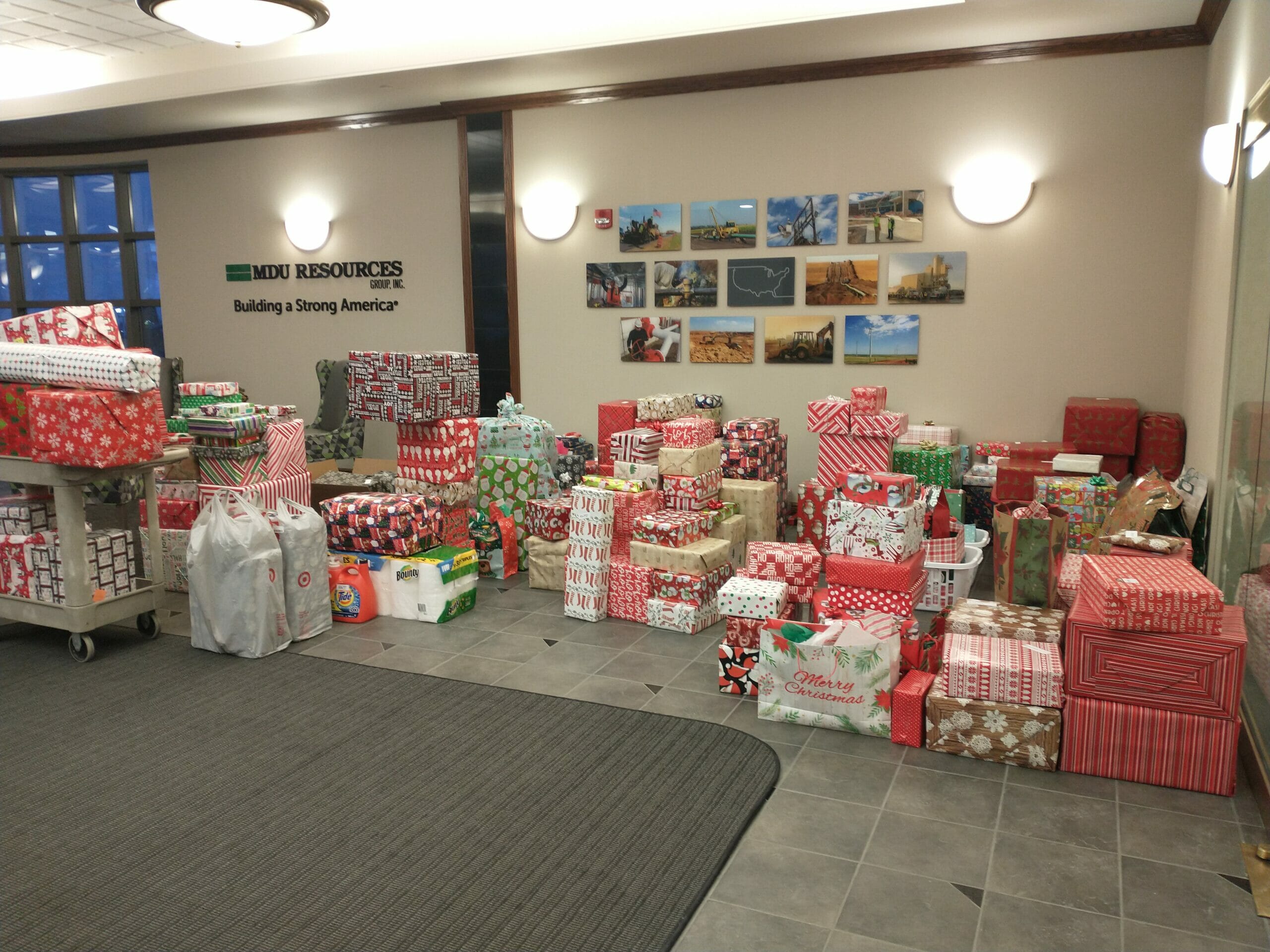 employees-purchase-gifts-for-57-families-mdu-resources-group-inc